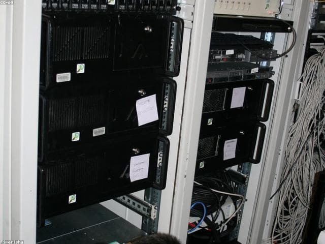 Data platform: database storage and pipelines